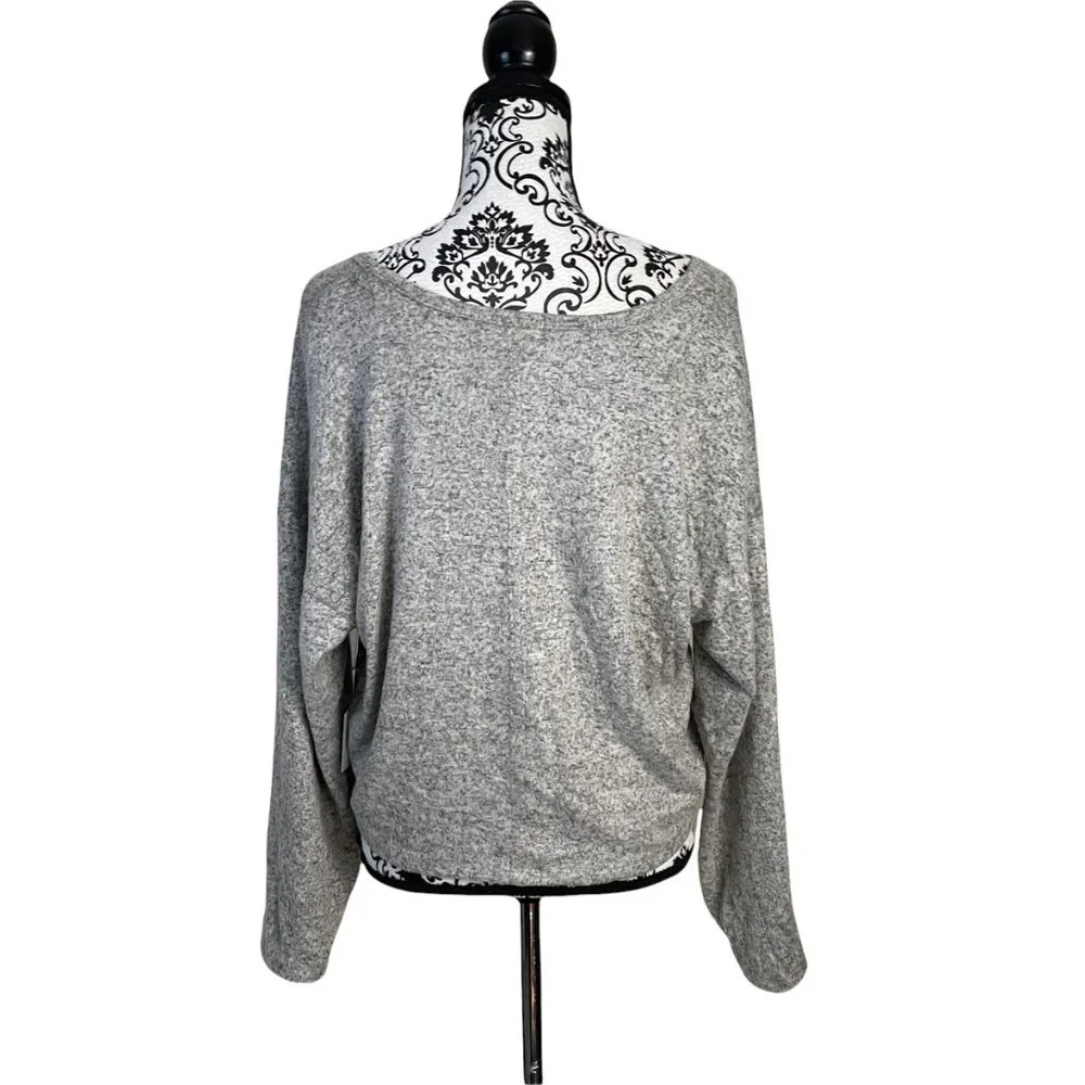 LA LA LAND CREATIVE CO | Women's Oatmeal Marled V-neck Top Medium - Picture 5 of 7